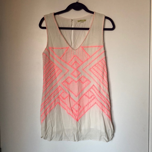 Gianni Bini Dresses & Skirts - Gianni Bini Size small pink and white/cream shift dress - make an offer